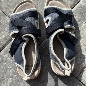 Earth Origins Navy and Cream Women's Sandals